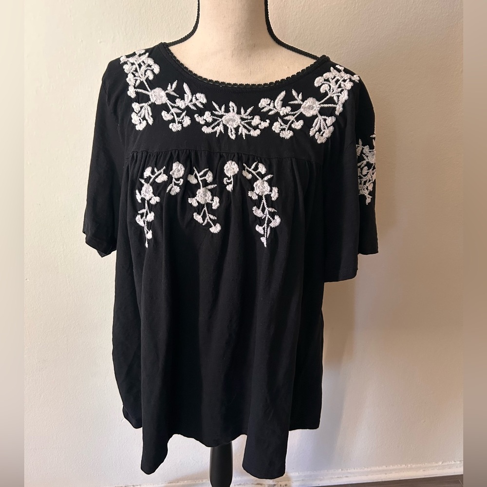 Black White Romantic Boho Prairie Embroidered Top Floral Coastal Size 2X Peasant